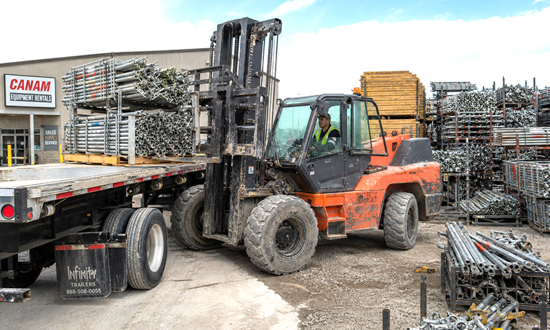Rough Terrain Forklift for Scaffolding and Formwork Rental Yard Handling