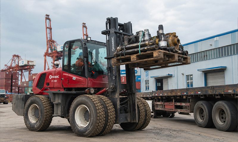 Rough Terrain Forklift for Container Yard Accessory and Equipment Handling