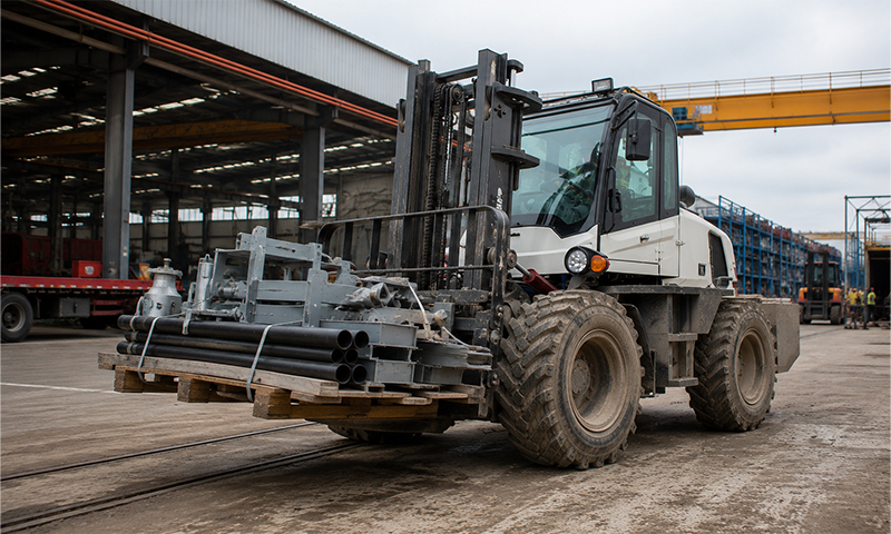 Rough Terrain Forklift for Power Plant Construction Materials Handling